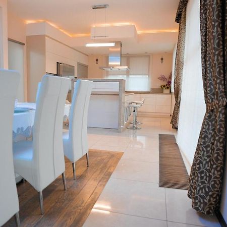 Apartamenty D-2 Warsaw Luaran gambar